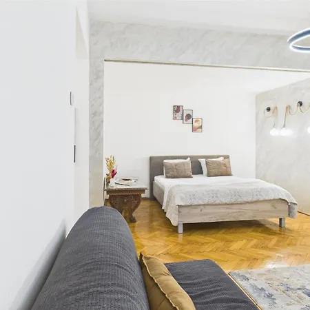 Chic Plevnei * בוקרשט