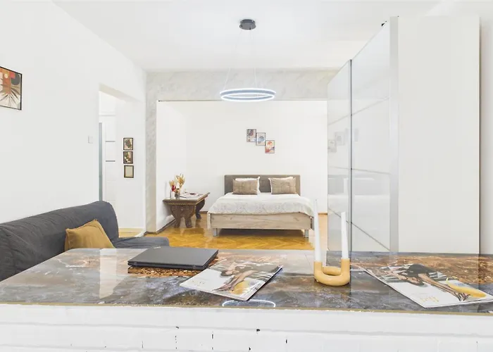 Chic Plevnei Apartment *